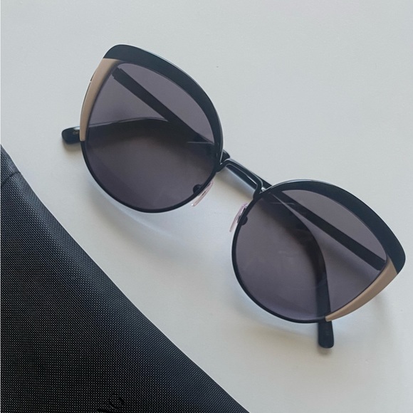 Vera Wang Sunglasses - Picture 4 of 11